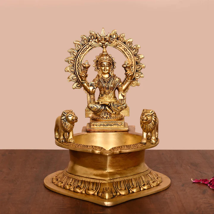 Brass Lakshmi Vilaku Diya/lamp (10 Inch)